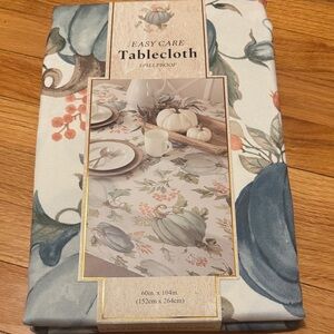 Easy Care Spillproof Tablecloth - Blue and White